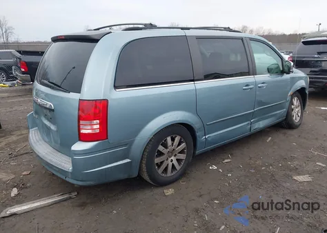 2008 Chrysler Town & Country Touring z USA, uszkodzony, nr VIN 2A8HR54P48R132993